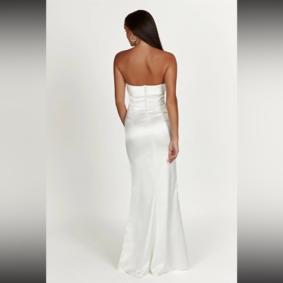 Meshki - Kaitlin Strapless Gown - Picture 5 of 11